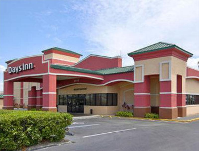 Days Inn by Wyndham Orlando Near Millenia Mall - main image